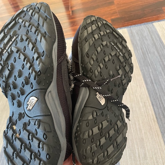THE NORTH FACE Youth Girls Goose Down NUPTSE Winter Snow Boots Sz 2 - Picture 2 of 4